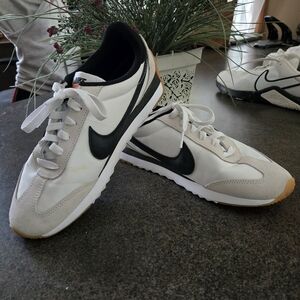 Nike Classic White and Black Trainers